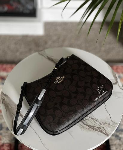 شنطه Coach