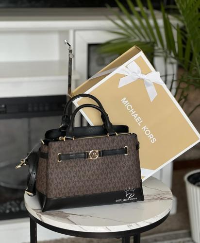 شنطه Michael Kors وسط