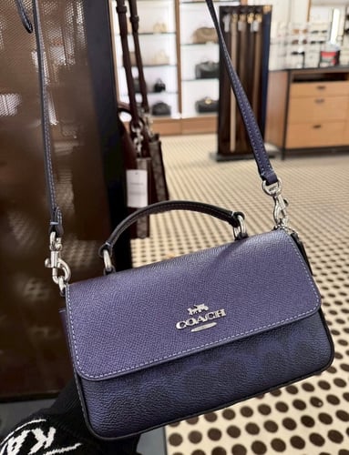 شنطه COACH