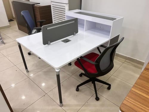 وحدة عمل بارتشن ثنائي بدولاب