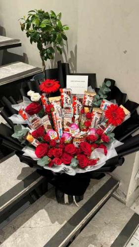 باقة الحلويات والزهور