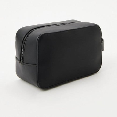 شنطة جلد تومي هيلفقر