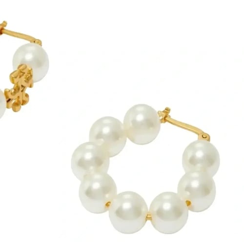 أقراط كيرا الدائرية باللؤلؤ من توري بورش