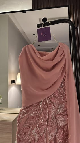 فستان سهره بورود مع شال منسدل