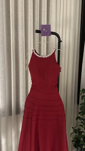 فستان عودي ناعم ميد