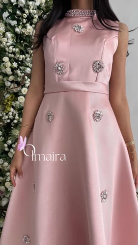 فستان وردي فاتح ميكادو