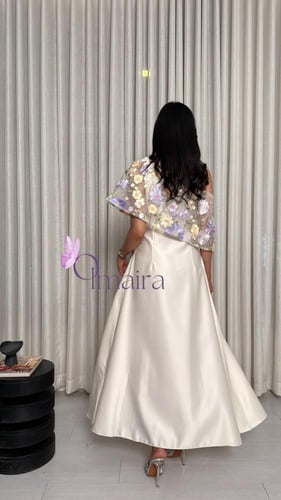 فستان اوف شولدر منفوش بتدخيلة ورود