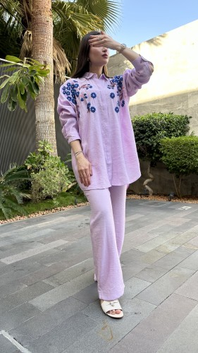 A two-piece set