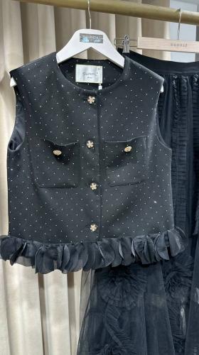 Black T-shirt