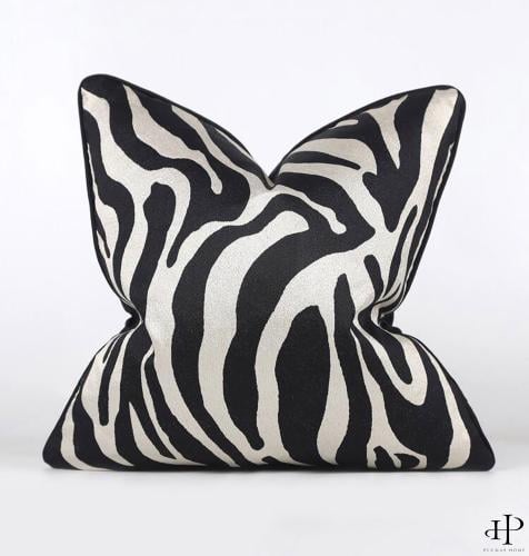 غطاء مخدة جاكار أسود