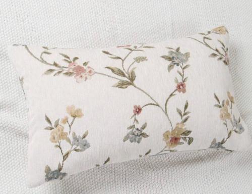 غطاء مخدة مستطيلة بشكل ورود
