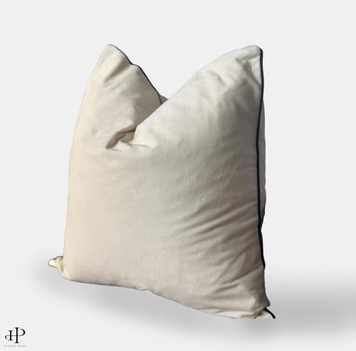 غطاء مخدة أبيض مخمل