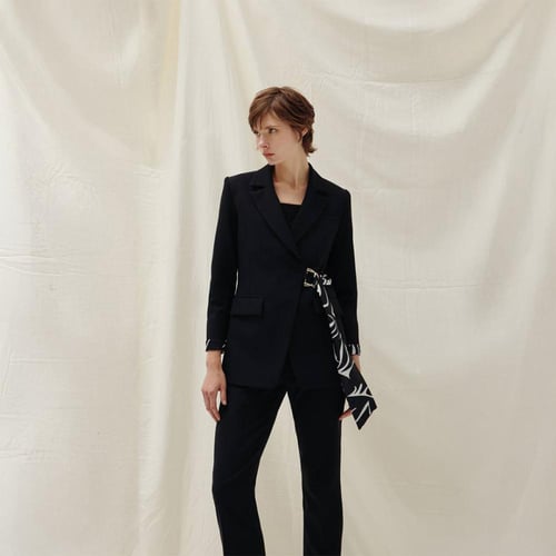 طقم رسمي بنطلون مع جاكيت اسود