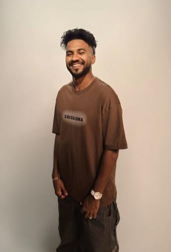 تيشيرت رجالي بأكمام قصيرة