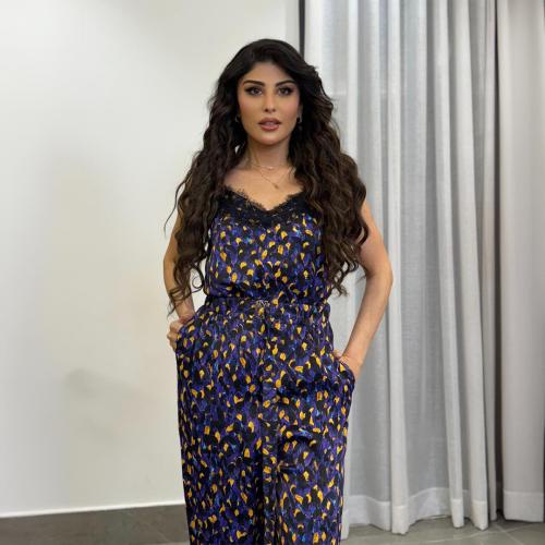 طقم بنطلون وبلوزة