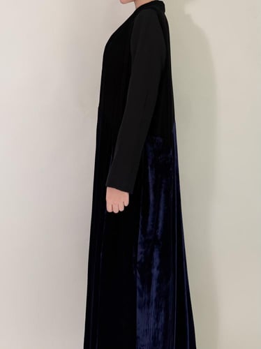 عباية اي لاين -مخمل اسود و كحلي ملكي