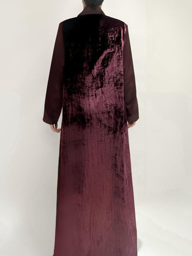 عبايه اي لاين -مخمل حريري ياباني عنابي مع حرير