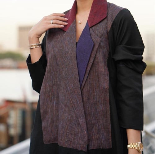 كتان أسود نقي مع تركيبة ملونة