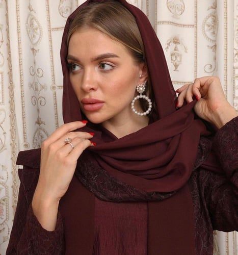 عباية كريب عنابي بتفاصيل دانتيل