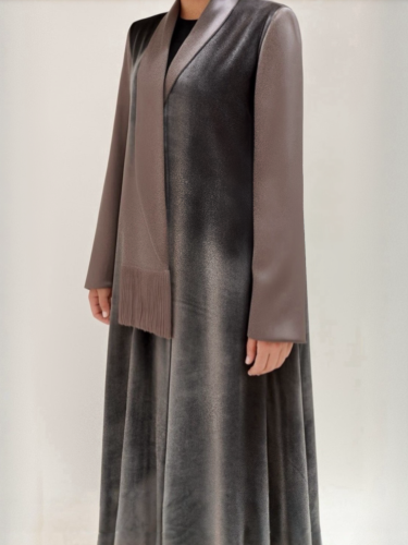 عبايه اي لاين -مخمل حريري فرنسي رمادي مع حرير