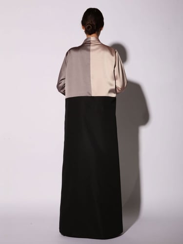 الكتان الفاخر باللون الاسود مع لمسات حريرية (R)