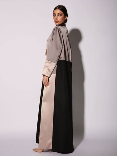 الكتان الفاخر باللون الاسود مع لمسات حريرية (R)