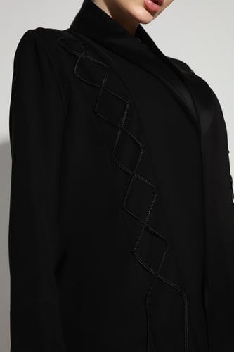 عباية سوداء بخيوط القيطان المغربي