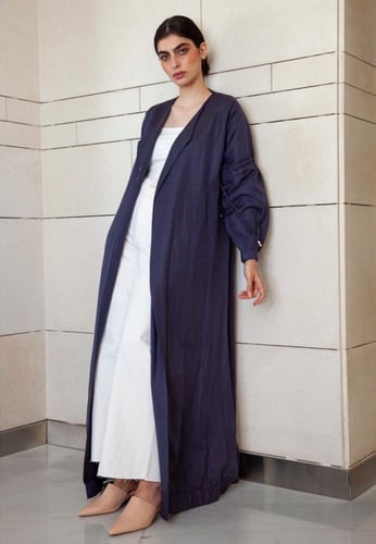 عباية من الكتان الخالص بأزرار فضية