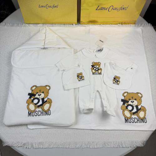 Moschino set five pieces