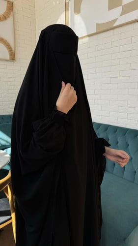 خمار ماسك عند الاكمام