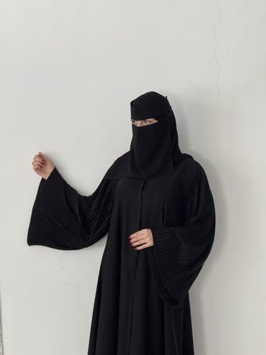 عباية لارين