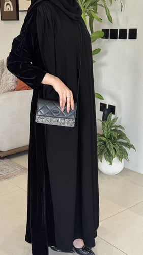 عباية مخمل