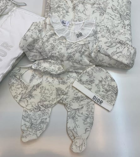 تشكيله طقم مع شنطه