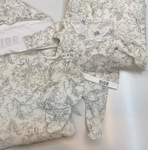 تشكيله طقم مع شنطه