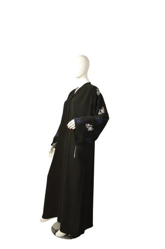 فراشات الكريب الملكي" - رقي الألوان على الأسود