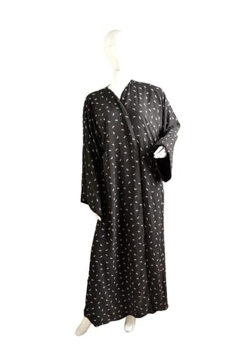 عباية بدون إسم القابلة للارتداء من الجهتين – تصميم...