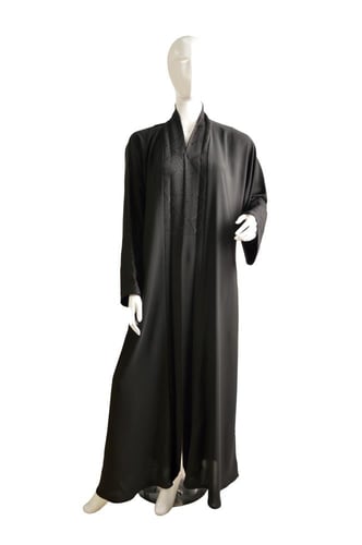 عباية حرير كوري فاخرة بتصميم مشجر للأمام والأكمام...