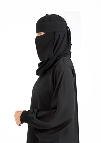 نقاب ياباني ماركة بدون إسم | غطاء وجه عصري بفتحة ع...