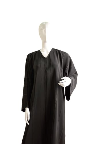 عباية سوداء قماش ياباني ثقيل مع قيطان وأشرطة مموجة...