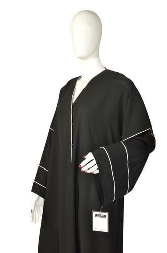 عباية كلاسيك مع برواز - ماركة بدون اسم