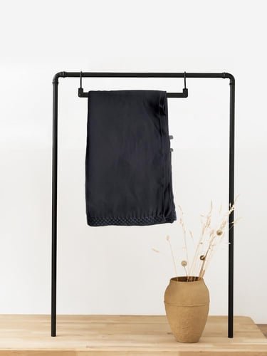 طرحة شيفون مطرزة فاخرة – حجاب أنيق بتفاصيل راقية |...