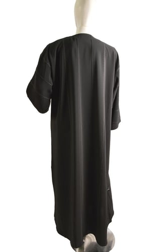 عباية سوداء قماش ياباني ثقيل مع قيطان وأشرطة مموجة...