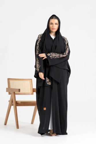 عباية عصرية بتطريز يدوي