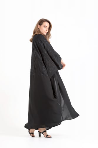 عباية فراشة تطريز