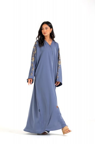 عباية ملون تطريز يدوي على الكتف