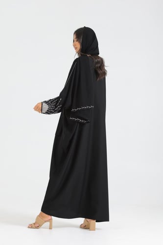 عباية فراشة بالخرز اليدوي