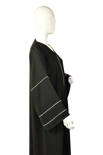 عباية كلاسيك مع برواز - ماركة بدون اسم