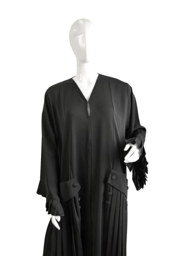 عباية بدون إسم الفاخرة بطيات أنيقة – تصميم راقي لل...