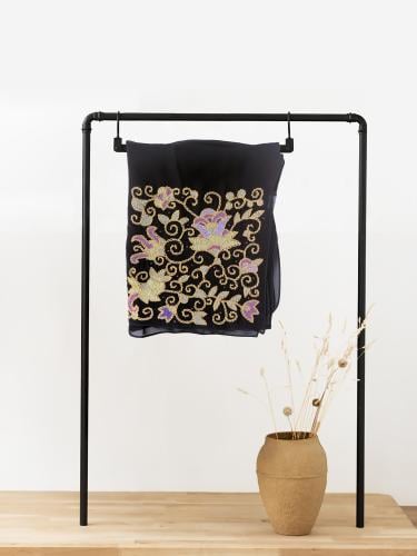 طرحة "بدون اسم" بالفخامة اليابانية .. أناقة تتحدث...