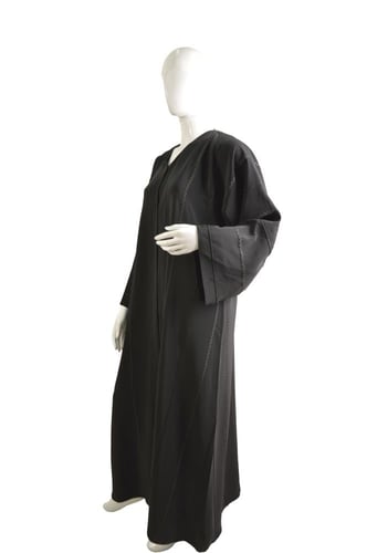 عباية سوداء قماش ياباني ثقيل مع قيطان وأشرطة مموجة...